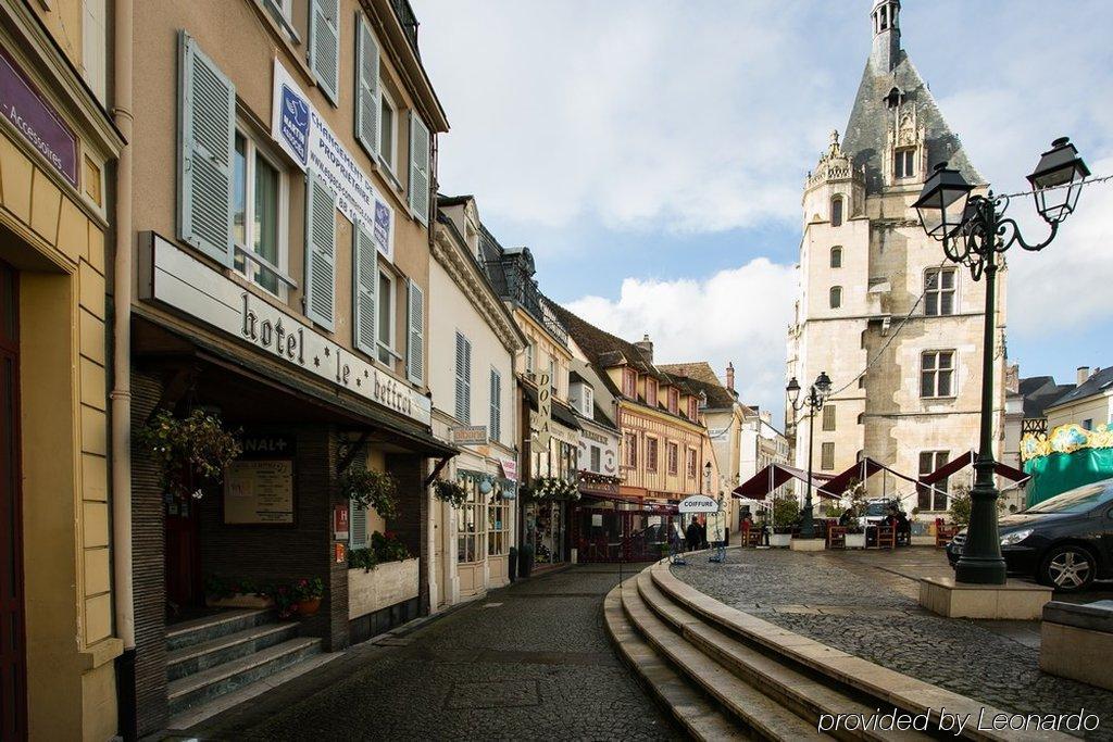Hotel Le Beffroi Dreux Exterior foto